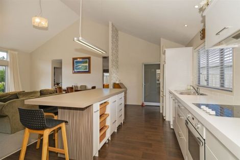 Photo of property in 10 Dotterel Place, Whitianga, 3510