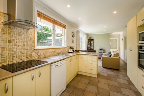 Photo of property in 4 Iti Grove, Waikanae, 5036