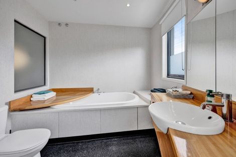 Photo of property in Headlands Opunake, 32 Fox Street, Opunake, 4616