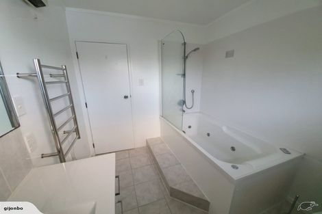 Photo of property in 488 Don Buck Road, Massey, Auckland, 0614