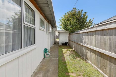 Photo of property in 2/54 Weston Avenue, Roslyn, Palmerston North, 4414