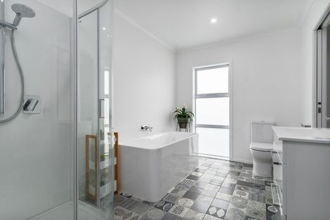 Photo of property in 4 Kummer Crescent, Masterton, 5810