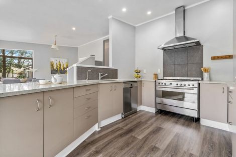 Photo of property in 55 Tram Valley Road, Swanson, Auckland, 0614
