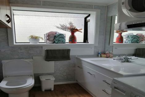 Photo of property in 118 Lyall Parade, Lyall Bay, Wellington, 6022