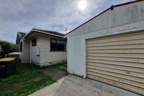 Photo of property in 100a Cobham Crescent, Kelston, Auckland, 0602