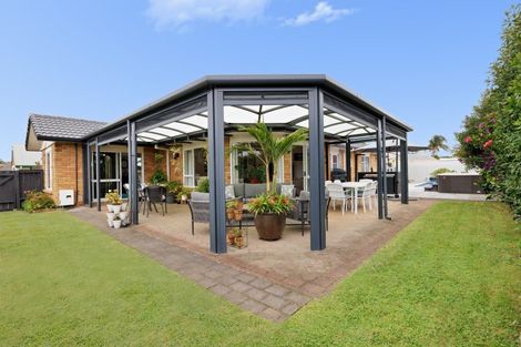 Photo of property in 90 Santa Monica Drive, Papamoa Beach, Papamoa, 3118