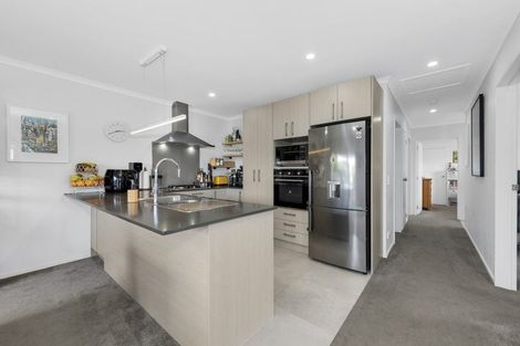Photo of property in 30 Whareatua Avenue, Takanini, 2112