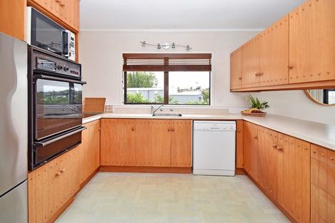 Photo of property in 4a Tower Hill, Stanmore Bay, Whangaparaoa, 0930