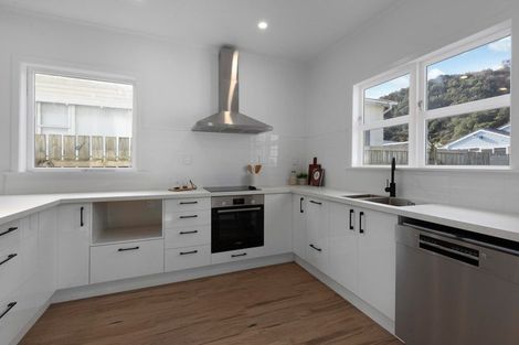 Photo of property in 62 Happy Valley Road, Owhiro Bay, Wellington, 6023