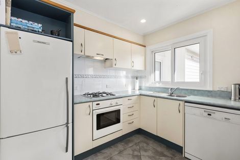 Photo of property in 11 Diane Grove, Paparangi, Wellington, 6037