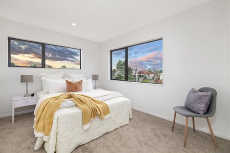 Photo of property in 9b Edwards Avenue, Henderson, Auckland, 0610