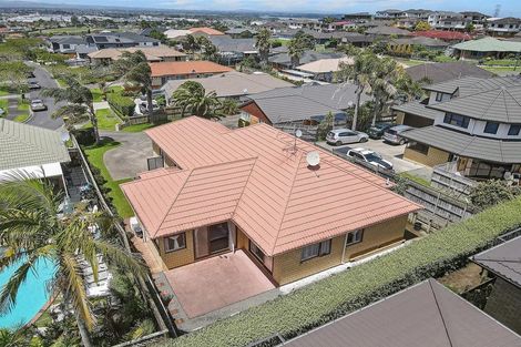 Photo of property in 32 Cairnsvale Rise, Manurewa, Auckland, 2105