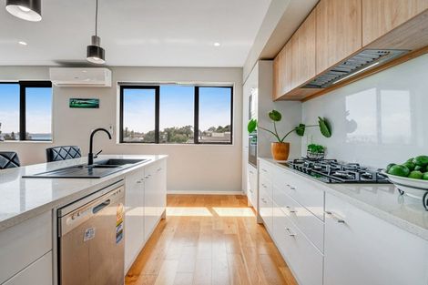 Photo of property in 5 Waititiro Rise, Stanmore Bay, Whangaparaoa, 0932