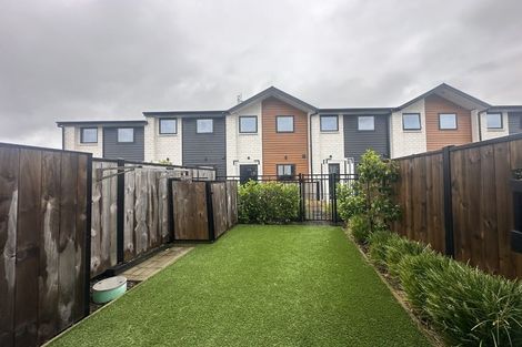 Photo of property in 7/170 Don Buck Road, Massey, Auckland, 0614