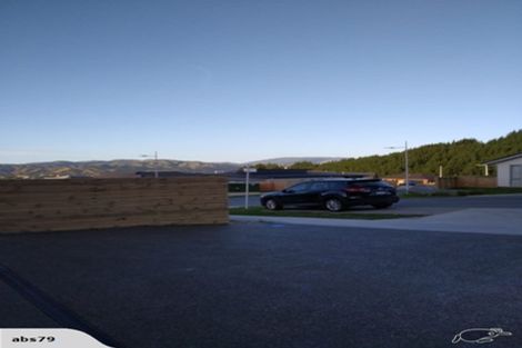 Photo of property in 18 Schooner Drive, Whitby, Porirua, 5024