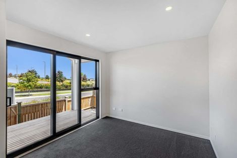Photo of property in 4 Rorotu Avenue, Karaka, 2113