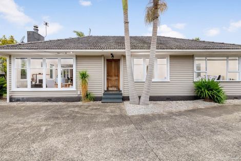 Photo of property in 32 Smythe Road, Henderson, Auckland, 0612