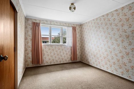 Photo of property in 16 Leon Place, Waitara, 4320