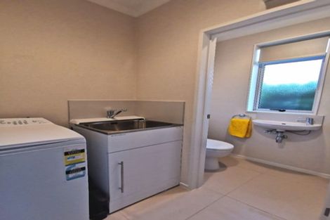 Photo of property in 106 Flat Bush School Road, Flat Bush, Auckland, 2019