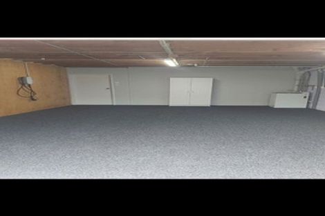 Photo of property in 24 Holdaway Avenue, Northcote, Auckland, 0627