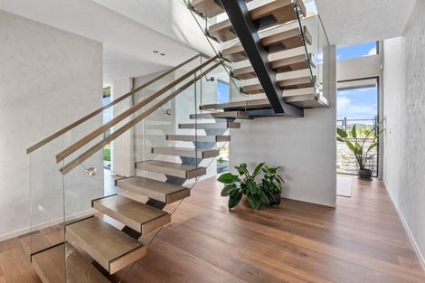 Photo of property in 15 Ridgelea Road, Long Bay, 0792