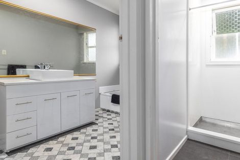 Photo of property in 4 Graham Street, Levin, 5510