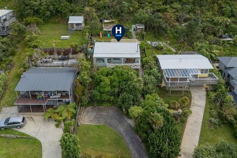 Photo of property in 72 Ocean Beach Road, Tairua, 3508