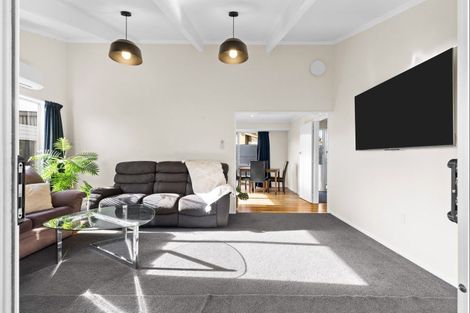 Photo of property in 6 Waltham Court, Cloverlea, Palmerston North, 4412