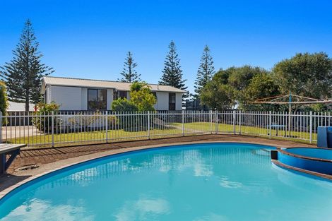 Photo of property in 220 Ocean Road, Ohope, 3121