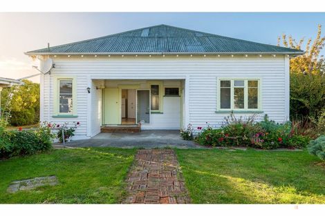 Photo of property in 30 Rhodes Street, Waimate, 7924