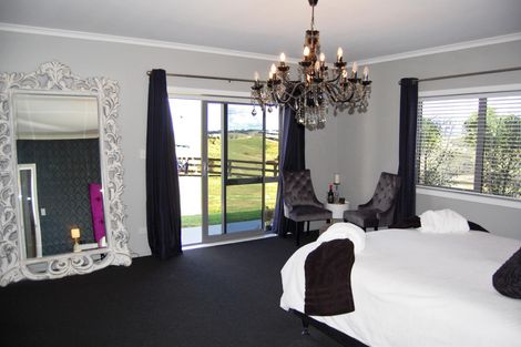 Photo of property in 7 Mountain Road, Kaiwaka, Maungaturoto, 0587