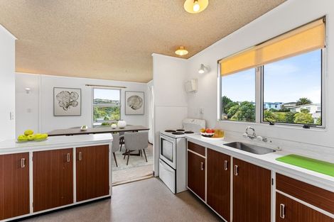 Photo of property in 150 Dowse Drive, Maungaraki, Lower Hutt, 5010