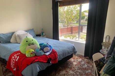 Photo of property in 64 Oakley Crescent, Hornby, Christchurch, 8042