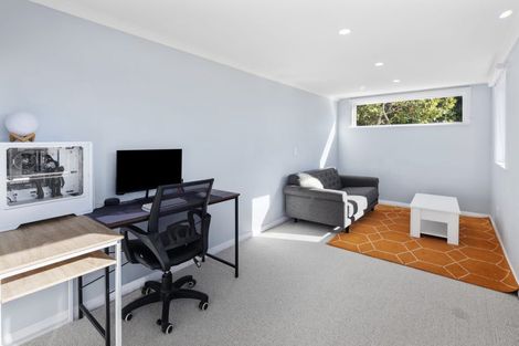 Photo of property in 22 Fairview Crescent, Kelburn, Wellington, 6012
