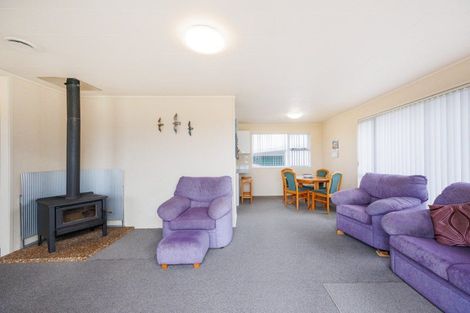 Photo of property in 20 Thomas Place, Foxton Beach, Foxton, 4815