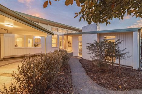 Photo of property in 20 Derrett Place, Saint Martins, Christchurch, 8022