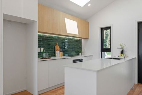 Photo of property in 27b Westhaven Drive, Tawa, Wellington, 5028