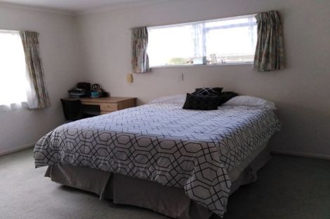 Photo of property in 16 Stewart Gibson Place, Manurewa, Auckland, 2105
