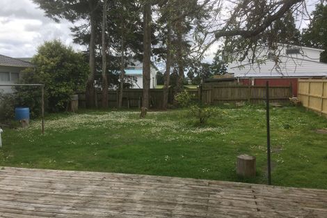 Photo of property in 28 Edwards Avenue, Henderson, Auckland, 0610