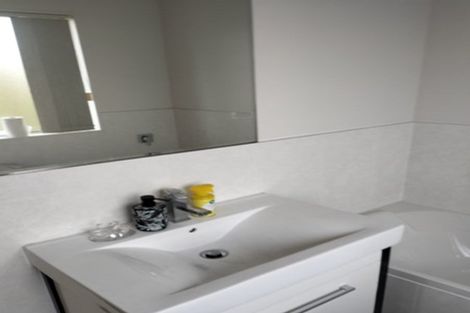 Photo of property in 5a Harry Ward Place, Henderson, Auckland, 0610