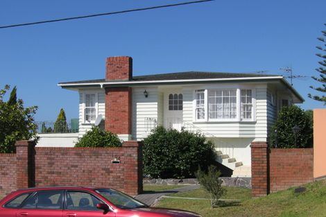 Photo of property in 2/104 Matipo Road, Mairangi Bay, Auckland, 0630