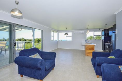 Photo of property in 4 Waihinahina Way, Mahia, 4198