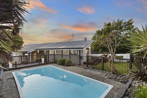 Photo of property in 13 Lanigan Street, Birkdale, Auckland, 0626