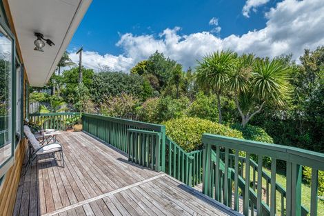 Photo of property in 16 Deane Avenue, Titirangi, Auckland, 0604