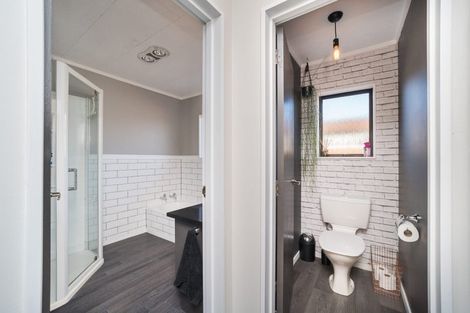 Photo of property in 53 Geraldine Crescent, Cloverlea, Palmerston North, 4412