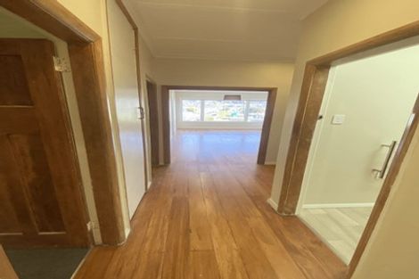 Photo of property in 5 Lonsdale Crescent, Rongotai, Wellington, 6022