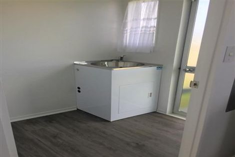 Photo of property in 2/119 Flat Bush Road, Clover Park, Auckland, 2023