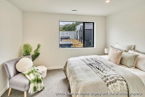 Photo of property in 1 Ara Paiwhenua, Tawa, Wellington, 5028