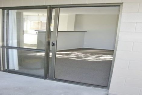 Photo of property in 1/9-11 Masterton Road, Rothesay Bay, Auckland, 0630