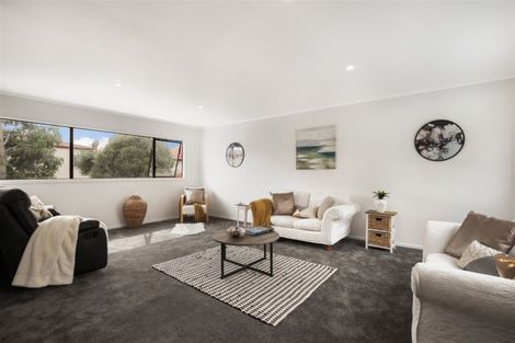 Photo of property in 8 Crompton Road, Massey, Auckland, 0614